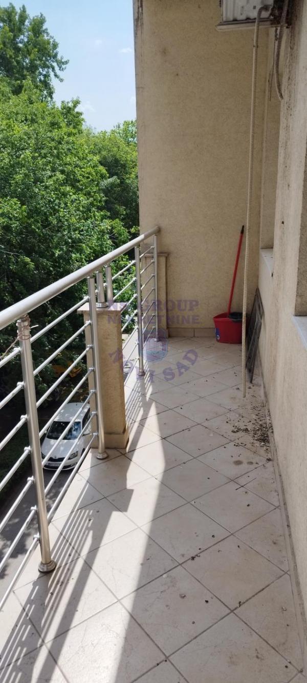 Slika 5 - Dvoiposoban, 58m2, Liman 3 Novi Sad, sa terasom, ima lift