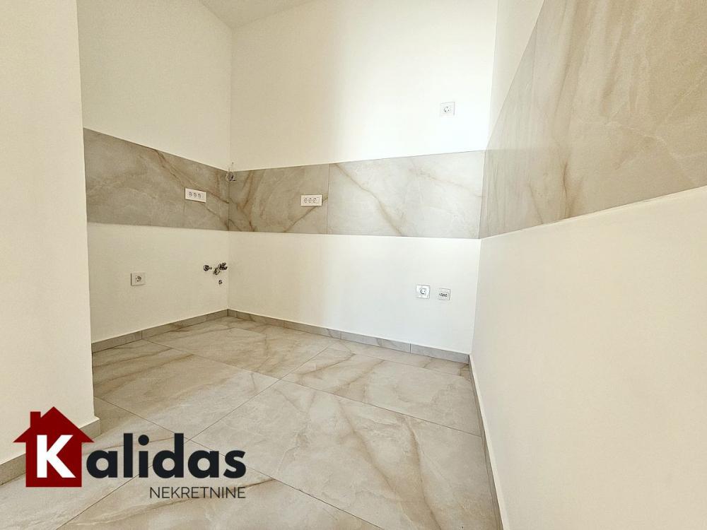 Slika 4 - Stan,NOVI SAD,KEJ,kv: 112, € 397990, ID: 1008810