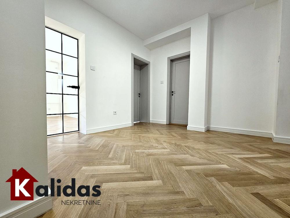 Slika 6 - Stan,NOVI SAD,KEJ,kv: 112, € 397990, ID: 1008810