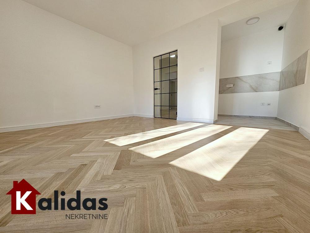 Slika 3 - Stan,NOVI SAD,KEJ,kv: 112, € 397990, ID: 1008810