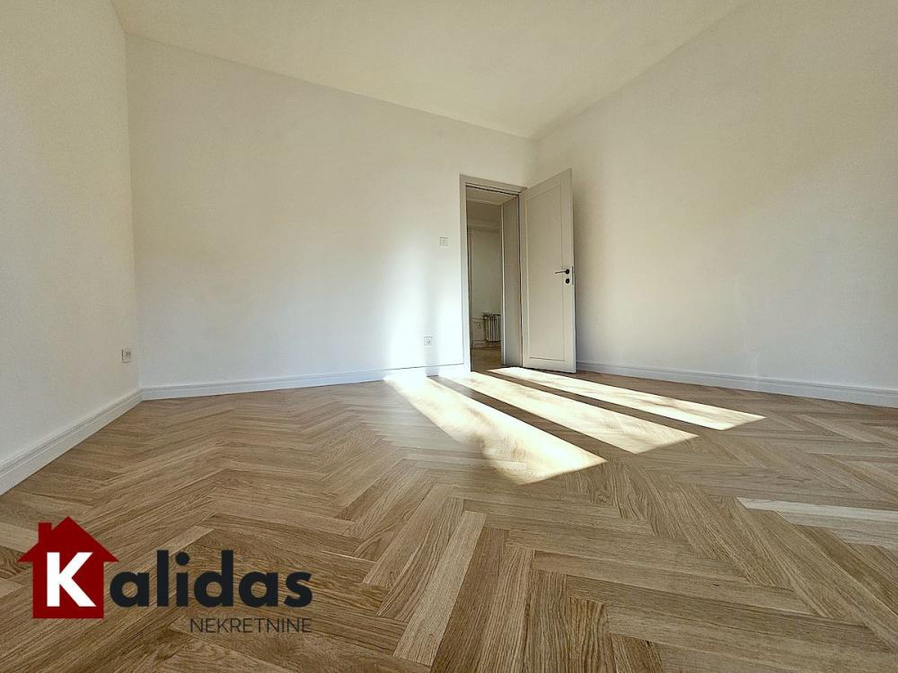 Slika 9 - Stan,NOVI SAD,KEJ,kv: 112, € 397990, ID: 1008810
