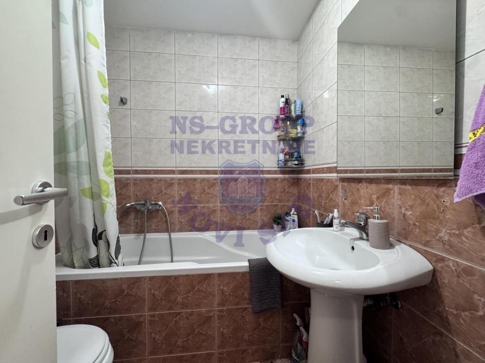 Slika 0 - Dvosoban, 42m2, Nova Detelinara Novi Sad, sa terasom, ima lift
