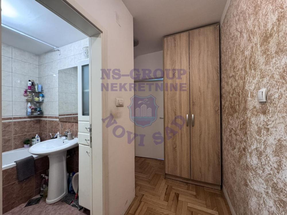 Slika 7 - Dvosoban, 42m2, Nova Detelinara Novi Sad, sa terasom, ima lift