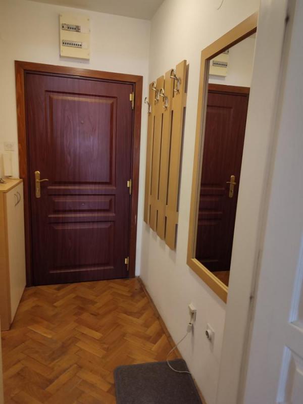 Slika 3 - Jednosoban, 29m2, Rotkvarija Novi Sad, ima lift