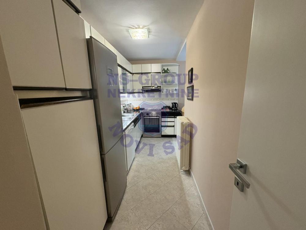 Slika 3 - Renoviran porodican na Novom Naselju!