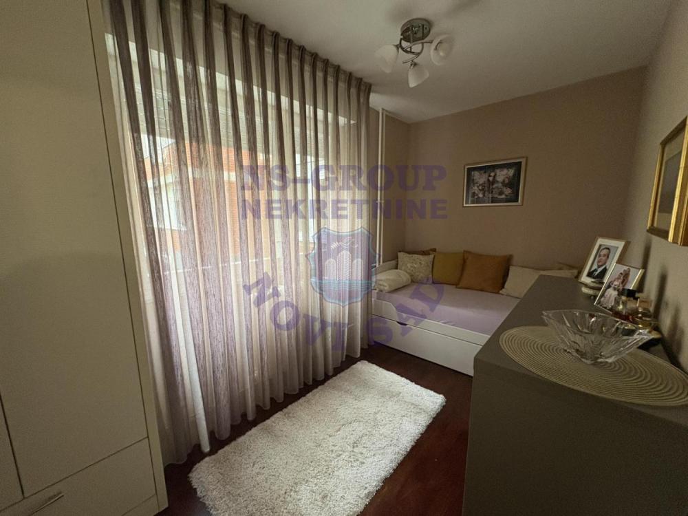Slika 5 - Renoviran porodican na Novom Naselju!
