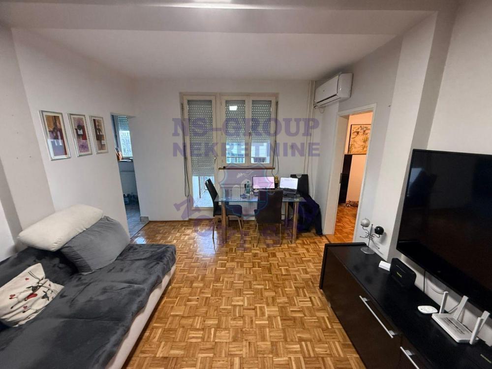 Slika 1 - Odličan trosoban stan na Bulevaru!