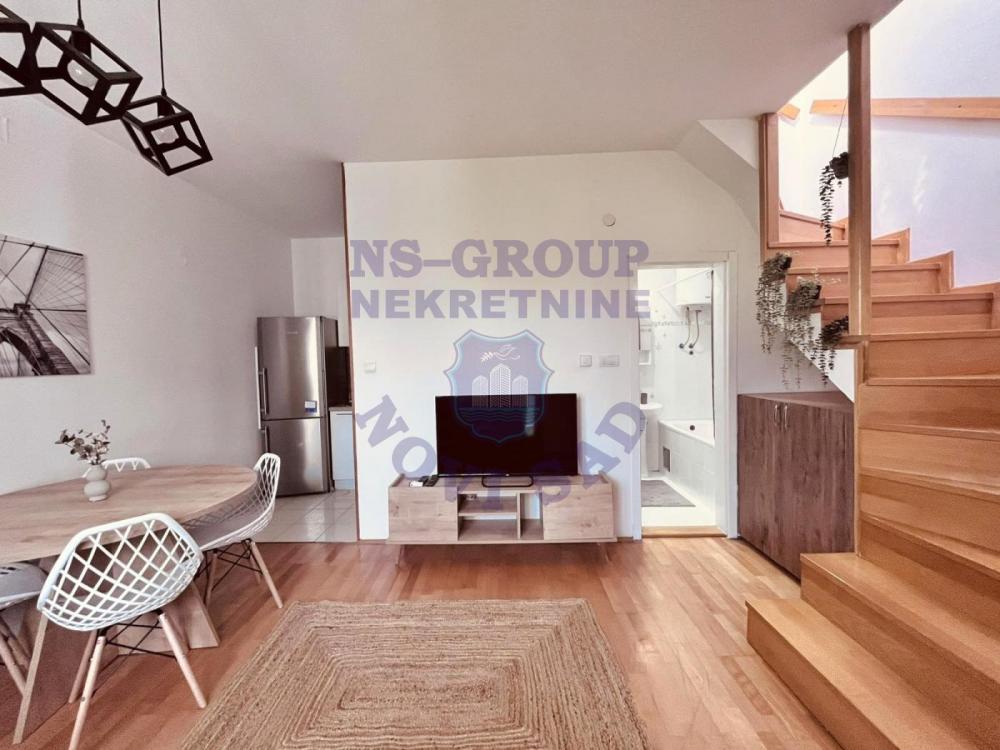 Slika 1 - Jednoiposoban, 42m2, Novi Sad centar Novi Sad, sa terasom, ima lift