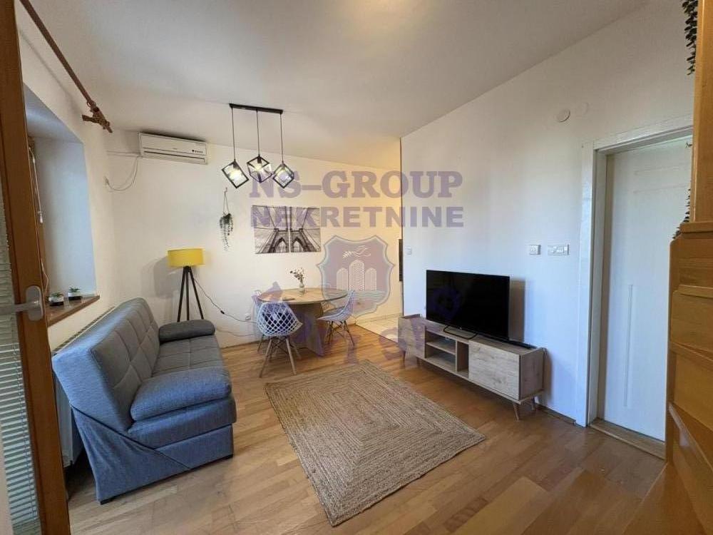 Glavna slika -Jednoiposoban, 42m2, Novi Sad centar Novi Sad, sa terasom, ima lift