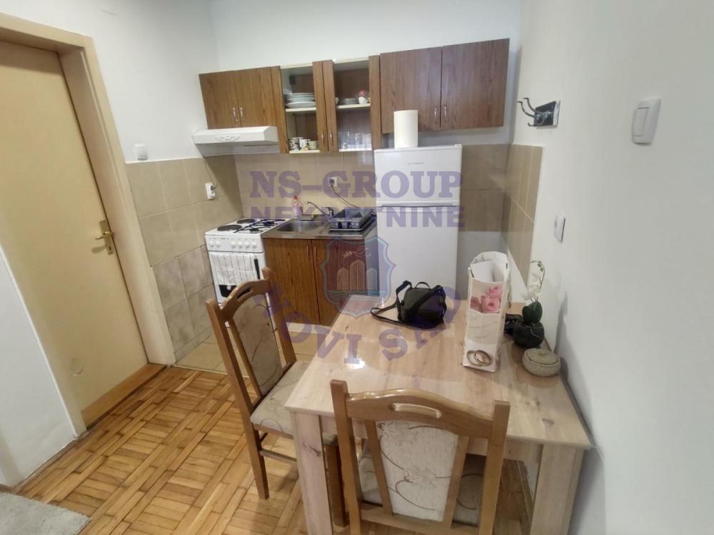 Slika 5 - Odlična, komforna garsonjera na Novoj Detelinari!