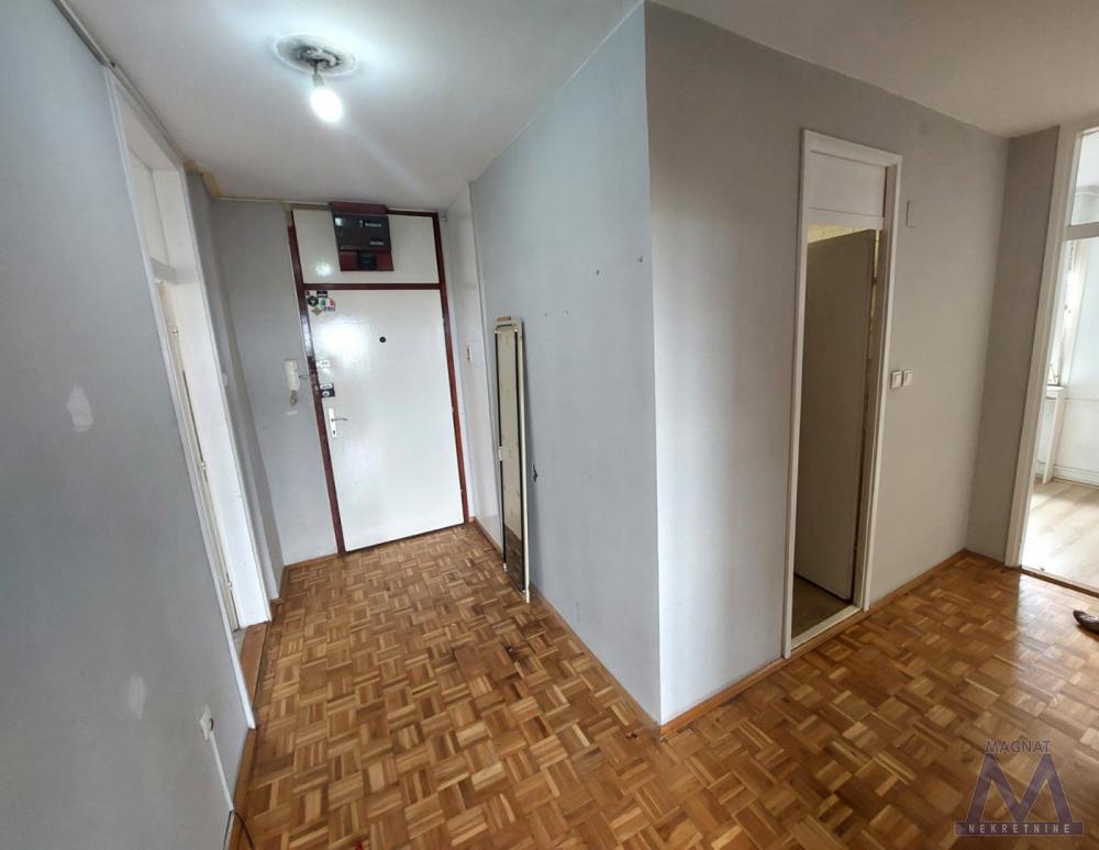 Slika 6 - Stan,NOVI SAD,AVIJACIJA,kv: 72, € 142000, ID: 1019374