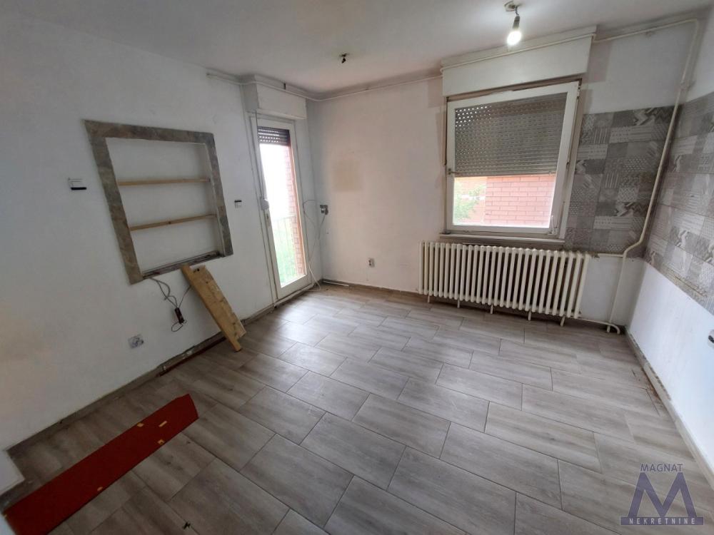 Slika 2 - Stan,NOVI SAD,AVIJACIJA,kv: 72, € 142000, ID: 1019374