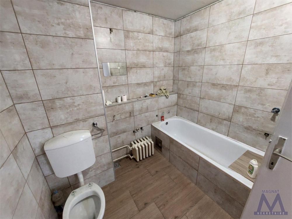 Slika 7 - Stan,NOVI SAD,AVIJACIJA,kv: 72, € 142000, ID: 1019374