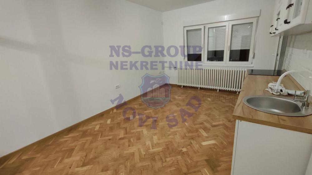 Slika 2 - Dvoiposoban stan na Železničkoj stanici 