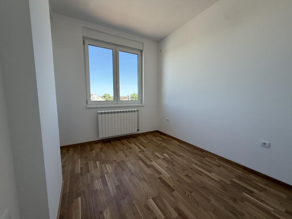Slika 9 - SALAJKA - 90m2 - Garažno mesto u ceni