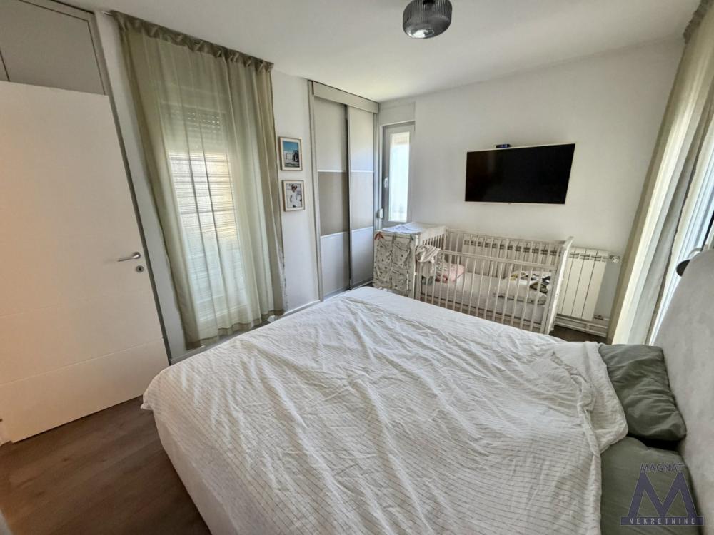 Slika 10 - Stan,NOVI SAD,LIMAN 3,kv: 82, € 278000, ID: 1019375
