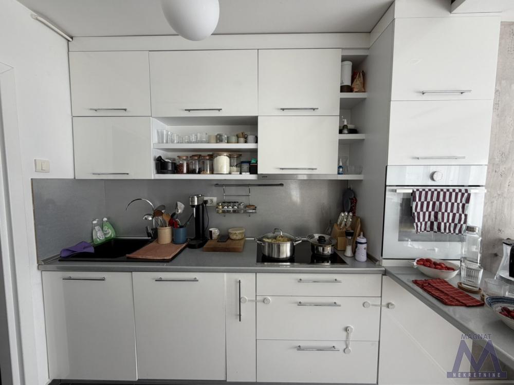 Slika 7 - Stan,NOVI SAD,LIMAN 3,kv: 82, € 278000, ID: 1019375