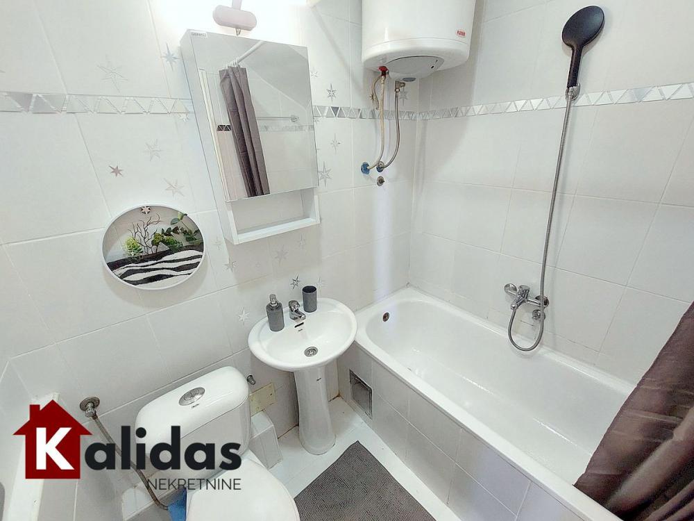 Slika 8 - Stan,NOVI SAD,CENTAR,kv: 42, € 128750, ID: 1008814