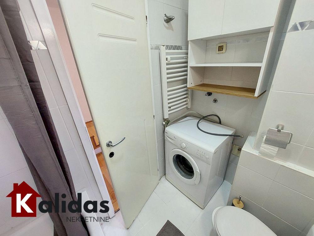 Slika 9 - Stan,NOVI SAD,CENTAR,kv: 42, € 128750, ID: 1008814