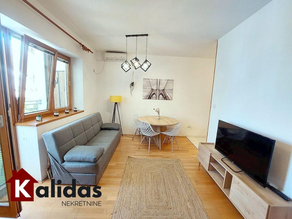 Slika 3 - Stan,NOVI SAD,CENTAR,kv: 42, € 128750, ID: 1008814