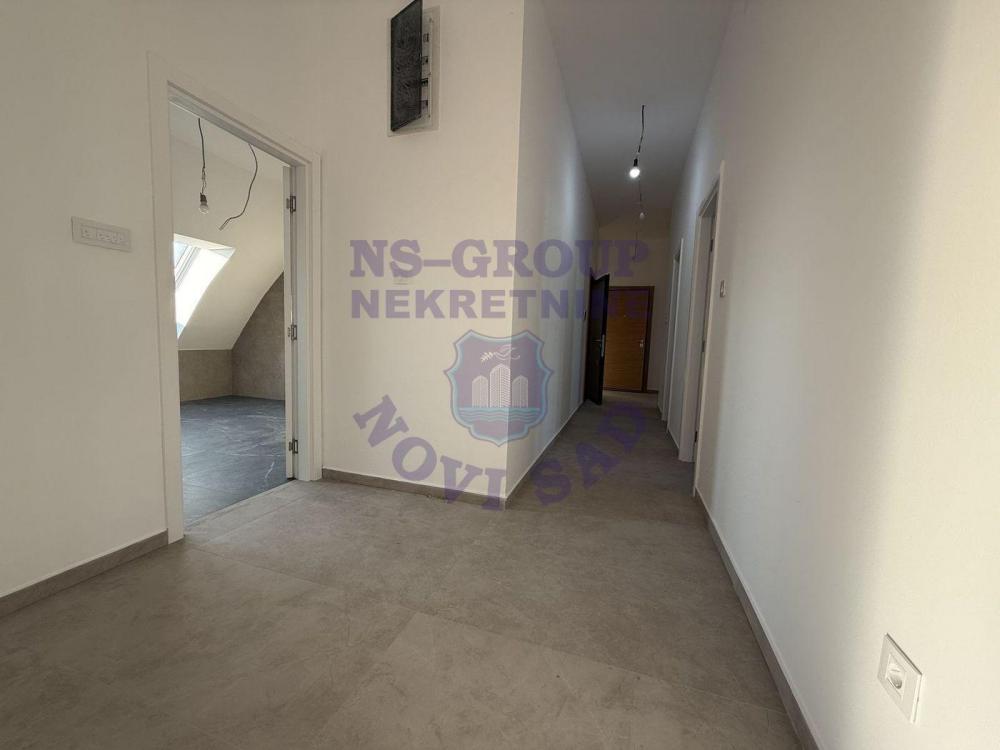 Slika 1 - Četvorosoban, 174m2, Grbavica Novi Sad, sa terasom, ima lift