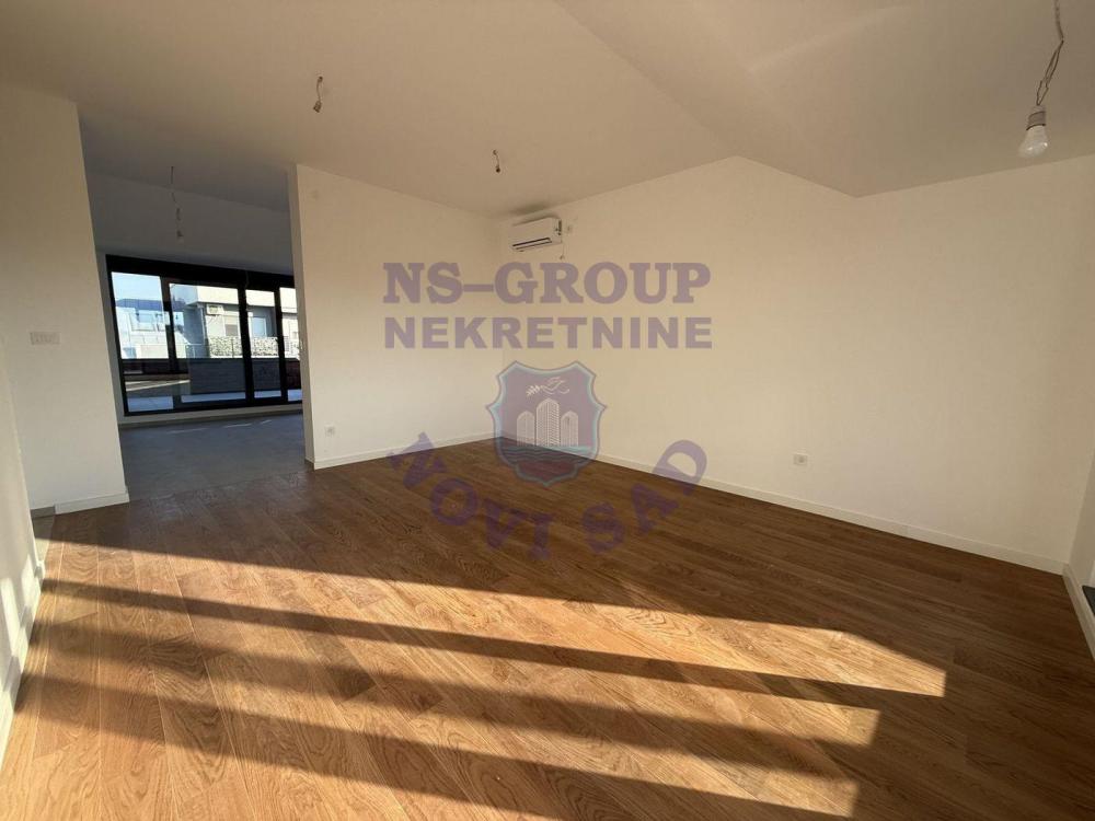 Slika 2 - Četvorosoban, 174m2, Grbavica Novi Sad, sa terasom, ima lift