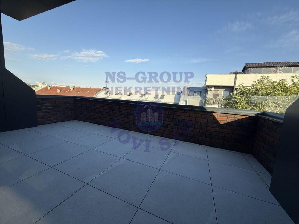 Slika 7 - Četvorosoban, 174m2, Grbavica Novi Sad, sa terasom, ima lift