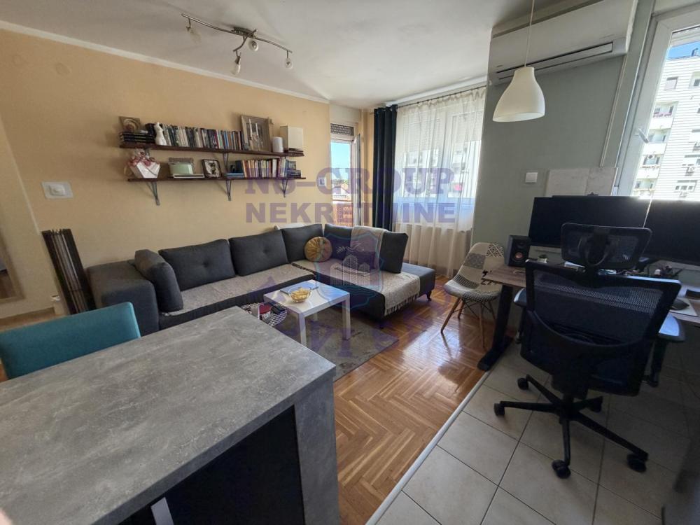Slika 3 - Dvosoban, 41m2, Bulevar patrijarha Pavla (Somborski bulevar) Novi Sad, sa terasom, ima lift