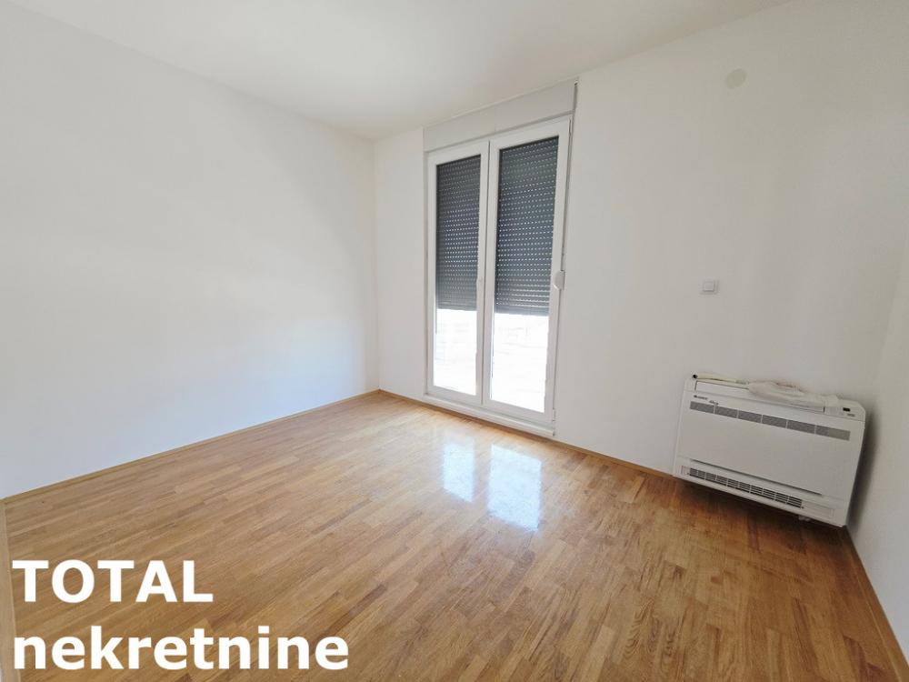 Slika 7 - Stan,PETROVARADIN,MISELUK,kv: 80.00, € 160000, ID: 1102552