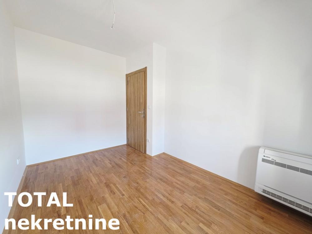 Slika 11 - Stan,PETROVARADIN,MISELUK,kv: 80.00, € 160000, ID: 1102552