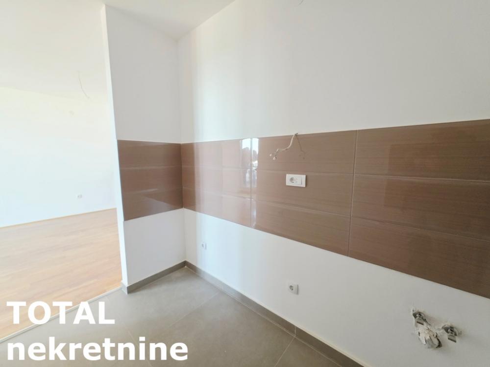 Slika 4 - Stan,PETROVARADIN,MISELUK,kv: 80.00, € 160000, ID: 1102552