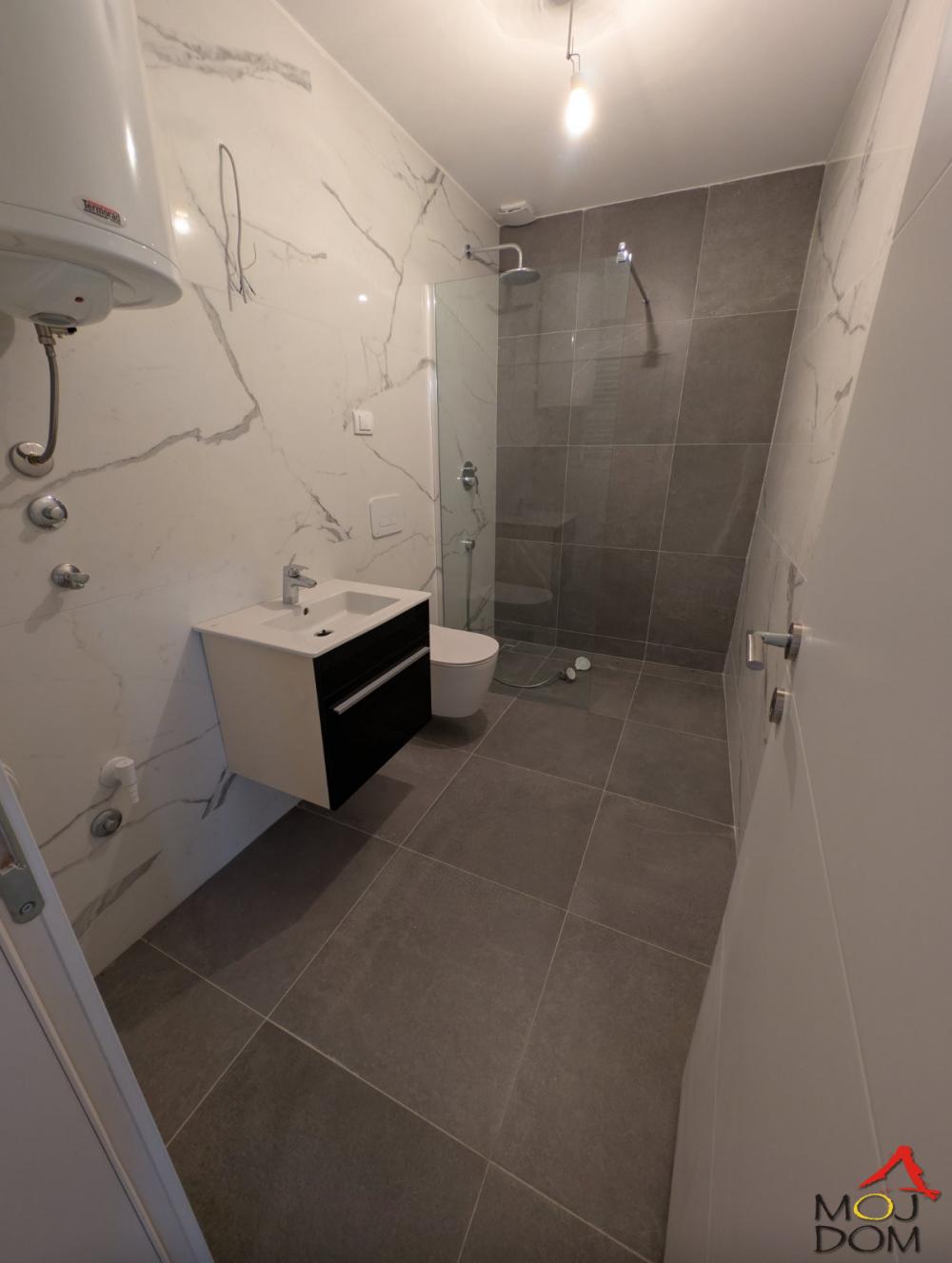 Slika 6 - Stan,NOVI SAD,PODBARA,kv: 28, € 92700, ID: 1032330