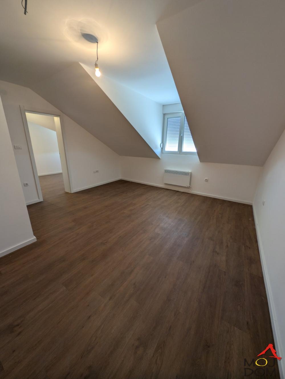 Slika 1 - Stan,NOVI SAD,PODBARA,kv: 28, € 92700, ID: 1032330