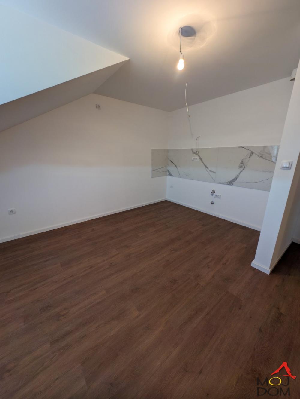 Slika 2 - Stan,NOVI SAD,PODBARA,kv: 28, € 92700, ID: 1032330