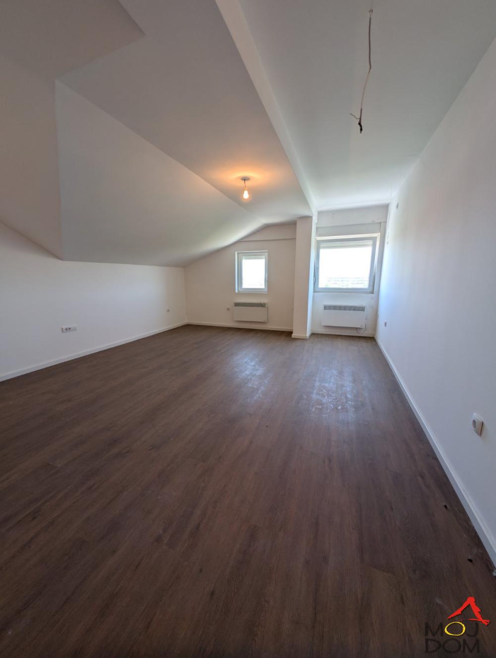 Slika 3 - Stan,NOVI SAD,PODBARA,kv: 41, € 114300, ID: 1030545
