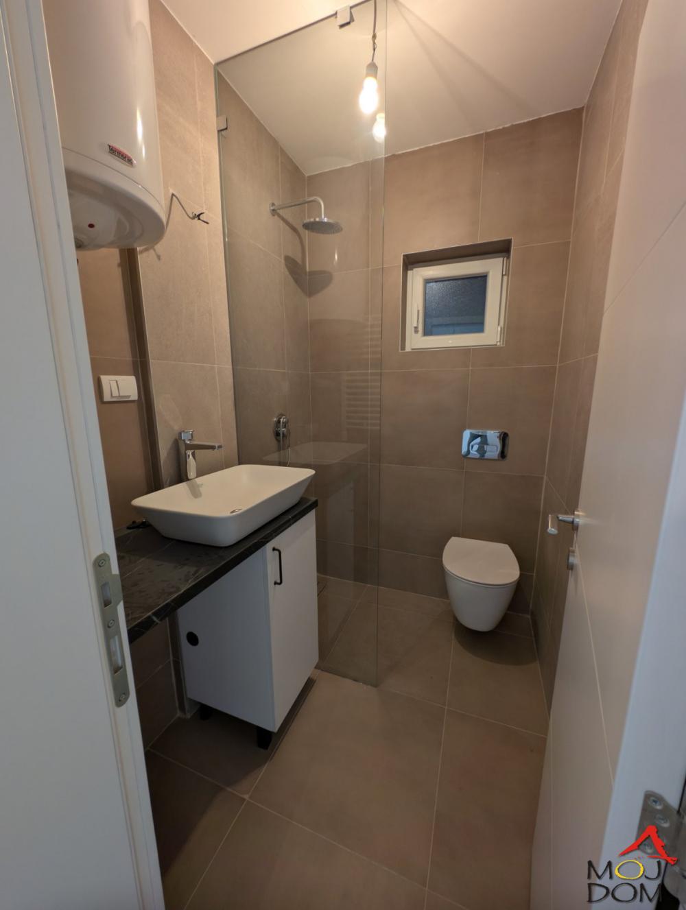 Slika 7 - Stan,NOVI SAD,PODBARA,kv: 41, € 114300, ID: 1030545