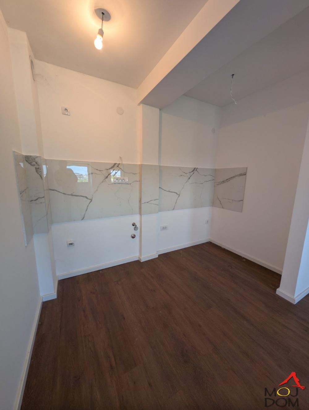 Slika 2 - Stan,NOVI SAD,PODBARA,kv: 41, € 114300, ID: 1030545