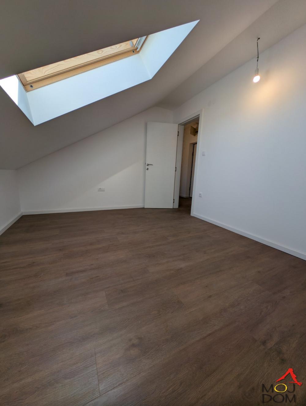 Slika 6 - Stan,NOVI SAD,PODBARA,kv: 41, € 114300, ID: 1030545
