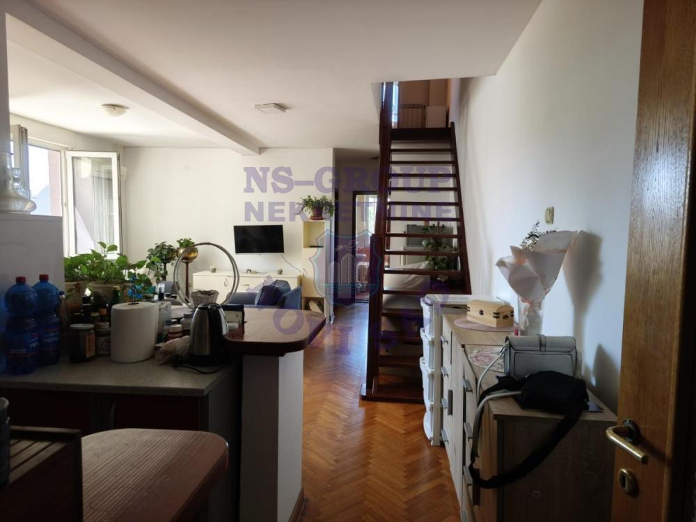 Glavna slika -Na prodaju troiposoban duplex lepog rasporeda na Grbavici!