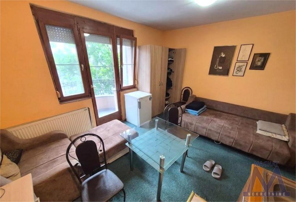 Slika 3 - Stan,NOVI SAD,CARA DUŠANA,kv: 23, € 80000, ID: 1019376