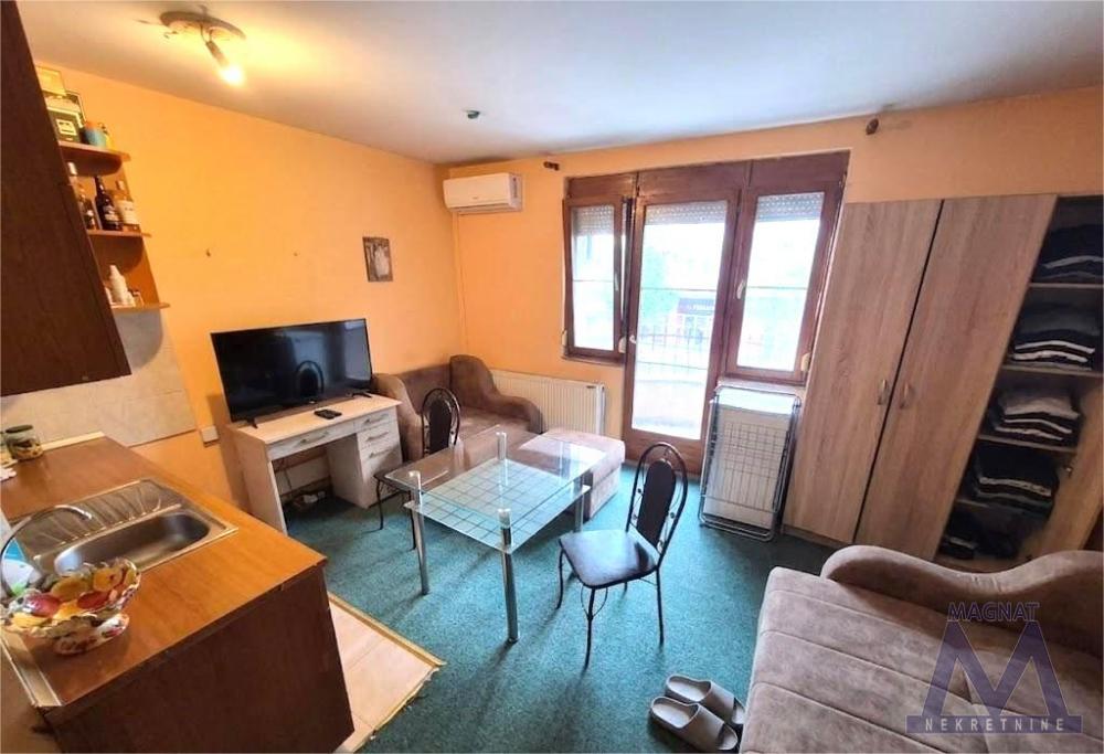 Slika 1 - Stan,NOVI SAD,CARA DUŠANA,kv: 23, € 80000, ID: 1019376