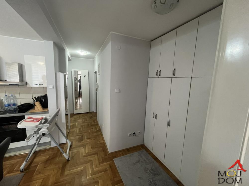 Slika 8 - Stan,NOVI SAD,GRBAVICA,kv: 44, € 154450, ID: 1032303