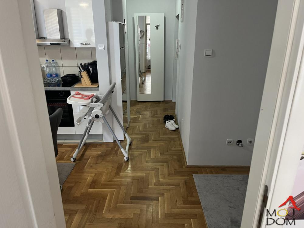 Slika 9 - Stan,NOVI SAD,GRBAVICA,kv: 44, € 154450, ID: 1032303