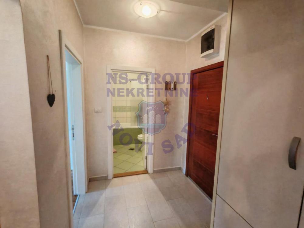Slika 7 - Prodaja stana, 52m2, Bulevar oslobođenja Novi Sad, sa terasom, ima lift