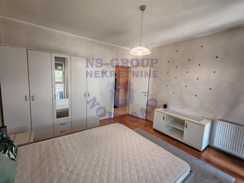Slika 7 - Dvosoban, 52m2, Trg Komenskog Novi Sad, sa terasom, ima lift