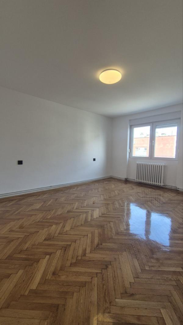Slika 9 - Stan,NOVI SAD,CARA DUŠANA,kv: 57.00, € 154500, ID: 1059439