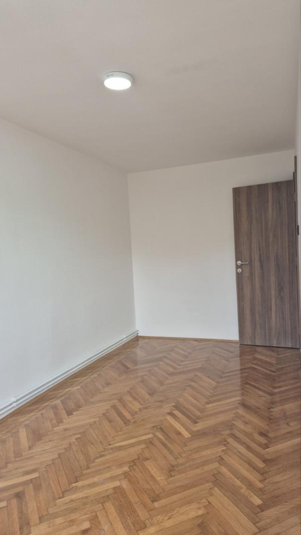 Slika 3 - Stan,NOVI SAD,CARA DUŠANA,kv: 57.00, € 154500, ID: 1059439