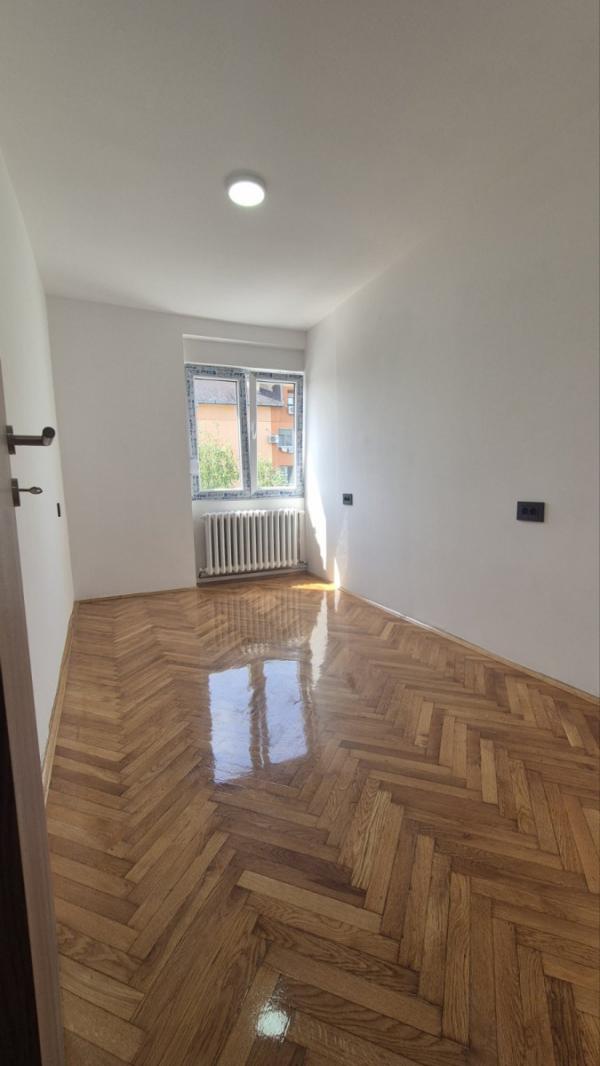 Slika 7 - Stan,NOVI SAD,CARA DUŠANA,kv: 57.00, € 154500, ID: 1059439