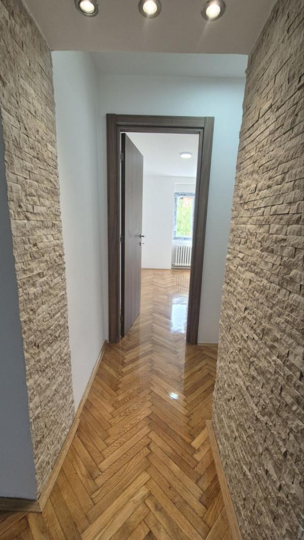 Slika 2 - Stan,NOVI SAD,CARA DUŠANA,kv: 57.00, € 154500, ID: 1059439