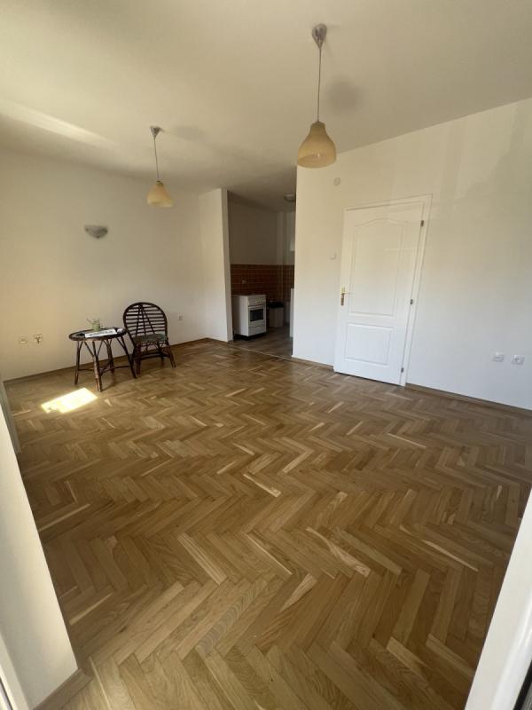 Slika 2 - Stan,NOVI SAD,NOVI BULEVAR,kv: 43.00, € 130000, ID: 1059495